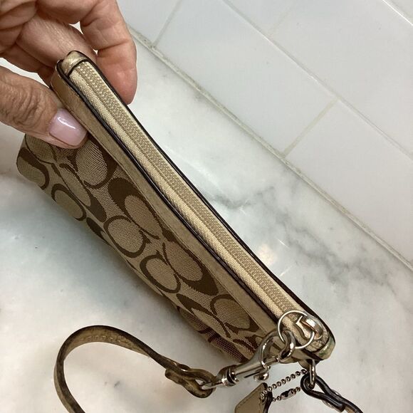 Coach Jacquard Signature Logo Pleated Clutch Wristlet - Picture 11 of 11